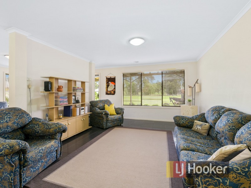 37 Cranston Close, Narre Warren North VIC 3804