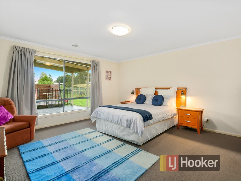 37 Cranston Close, Narre Warren North VIC 3804