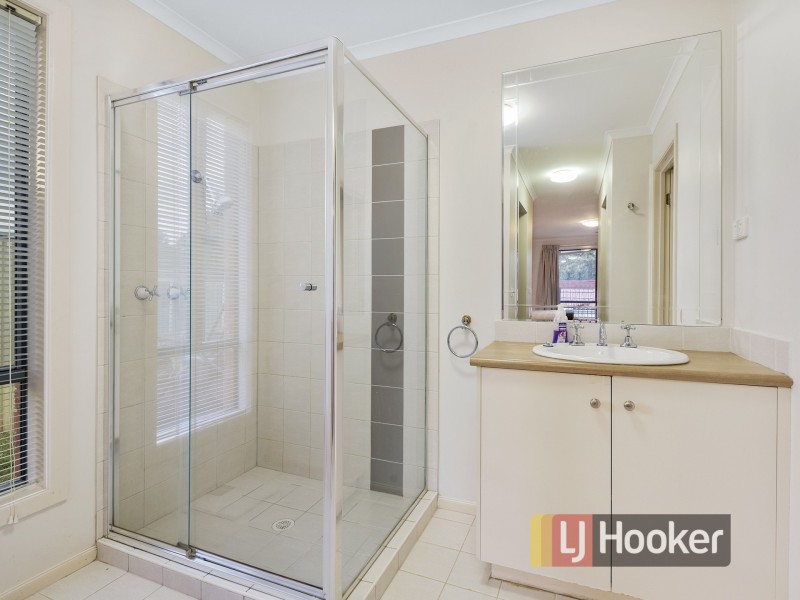 37 Cranston Close, Narre Warren North VIC 3804