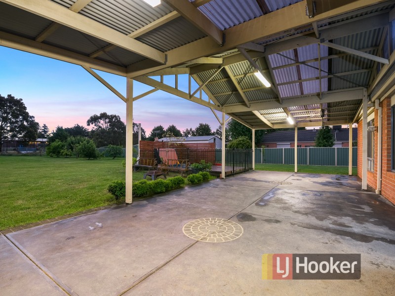 37 Cranston Close, Narre Warren North VIC 3804