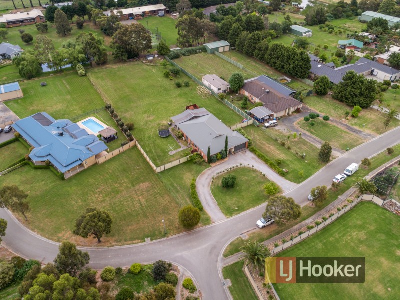 37 Cranston Close, Narre Warren North VIC 3804