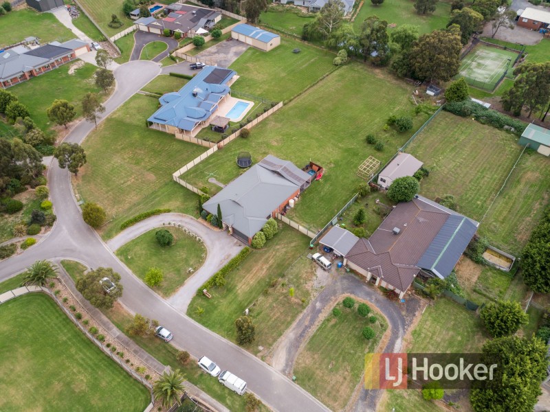 37 Cranston Close, Narre Warren North VIC 3804