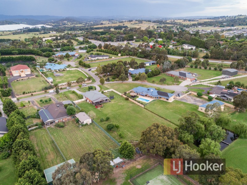 37 Cranston Close, Narre Warren North VIC 3804