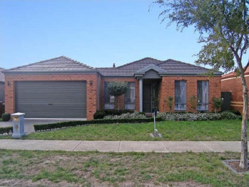 27 Kippenross Drive, Narre Warren South VIC 3805
