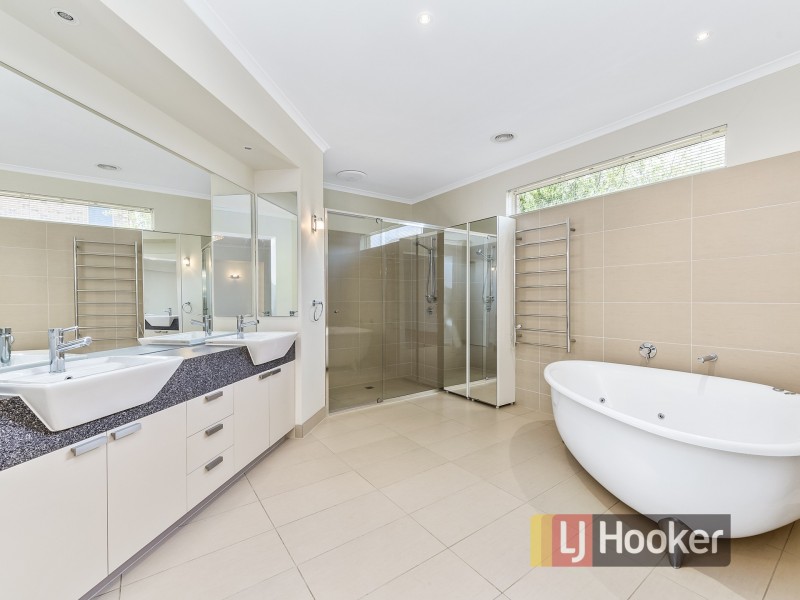 7 Magnifica Close, Berwick VIC 3806