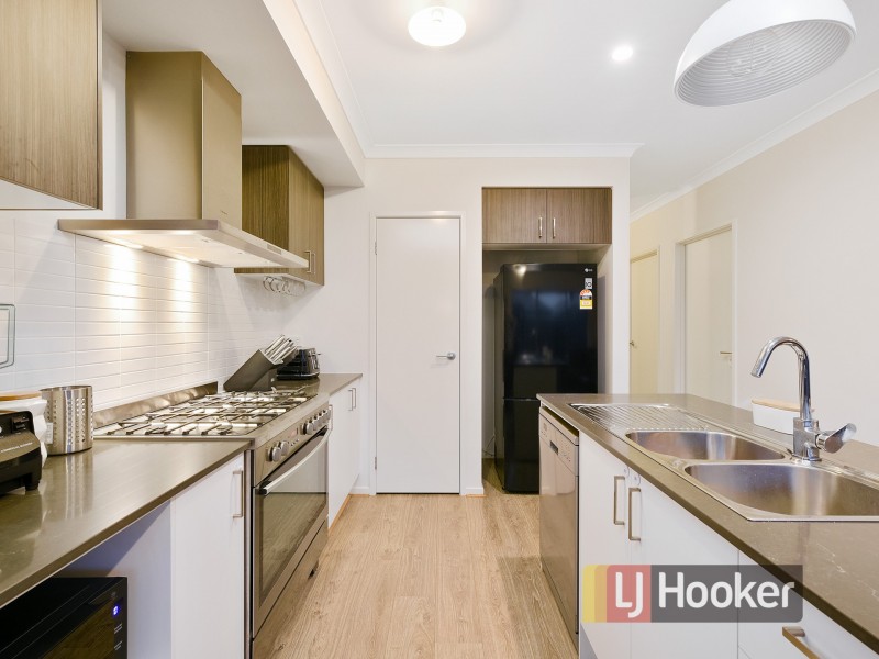 30 Haflinger Avenue, Clyde North VIC 3978