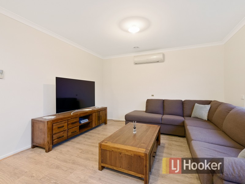 30 Haflinger Avenue, Clyde North VIC 3978