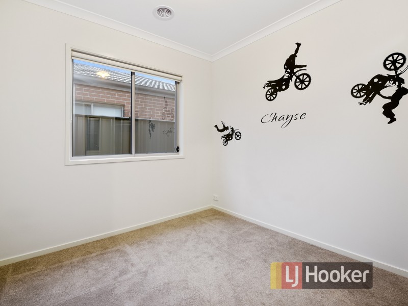 30 Haflinger Avenue, Clyde North VIC 3978