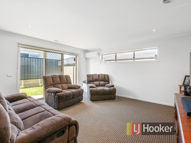 7 Macleod Circuit, Pakenham VIC 3810