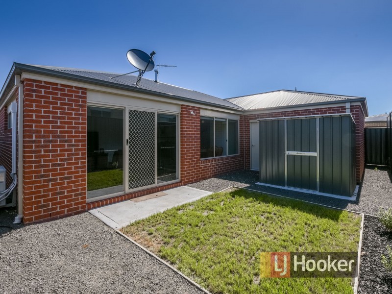 7 Macleod Circuit, Pakenham VIC 3810