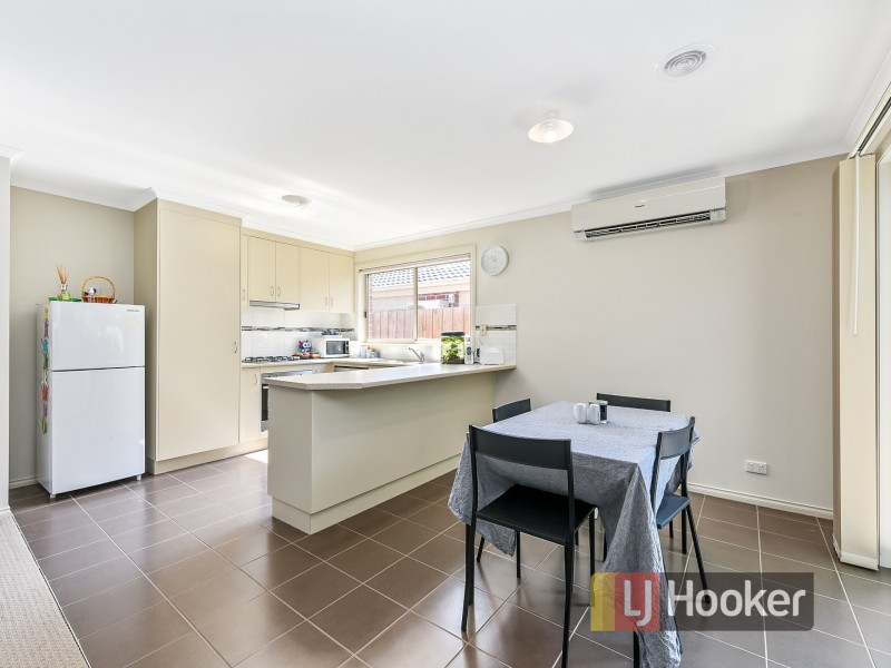 7/8 McClenaghan Place, Pakenham VIC 3810