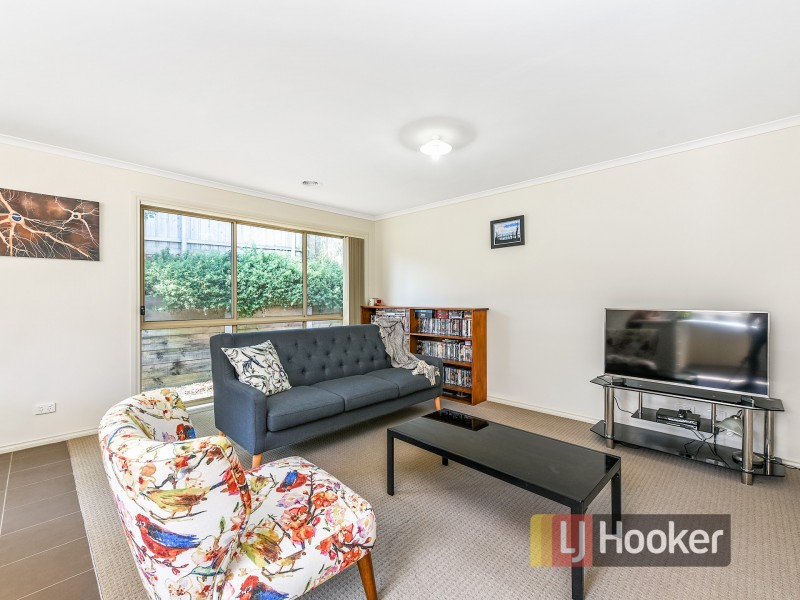 7/8 McClenaghan Place, Pakenham VIC 3810
