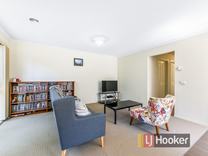 7/8 McClenaghan Place, Pakenham VIC 3810