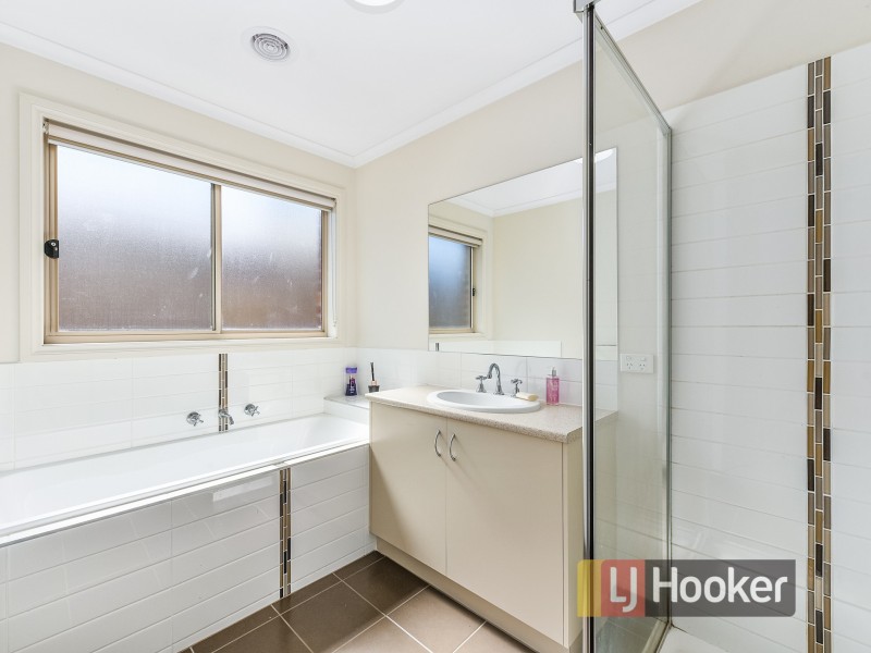 7/8 McClenaghan Place, Pakenham VIC 3810