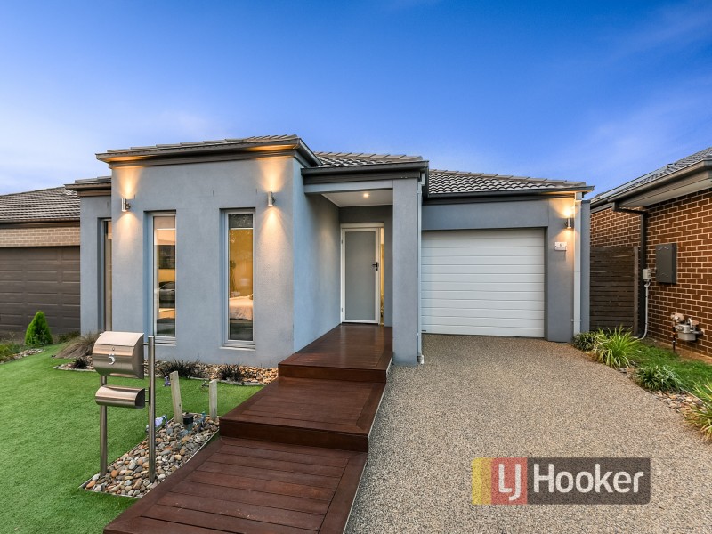 5 Palomino Avenue, Clyde North VIC 3978