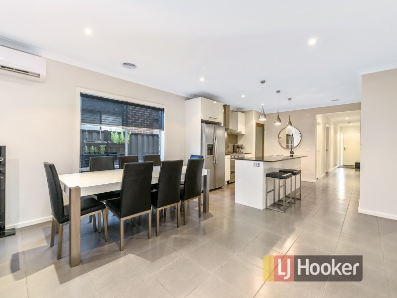 5 Palomino Avenue, Clyde North VIC 3978