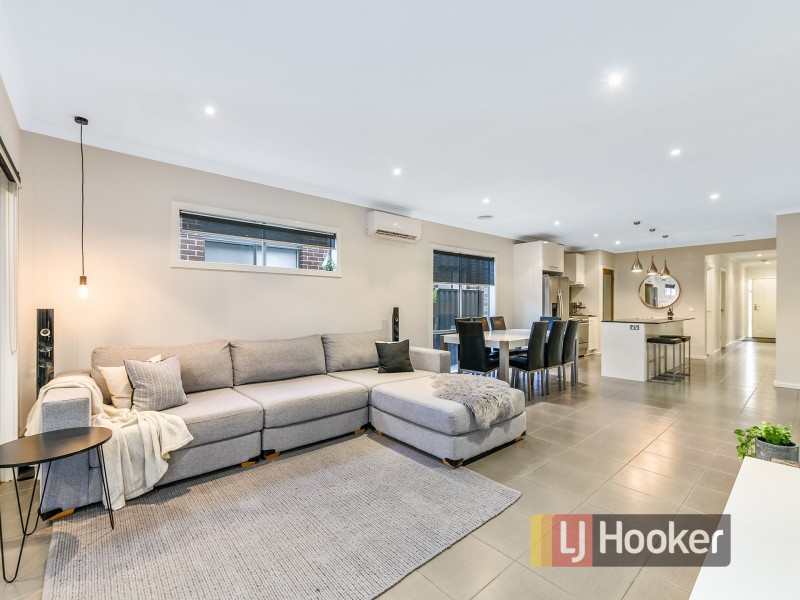 5 Palomino Avenue, Clyde North VIC 3978