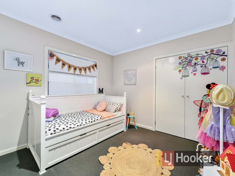 5 Palomino Avenue, Clyde North VIC 3978