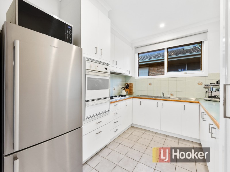 64 Lodge Crescent, Berwick VIC 3806
