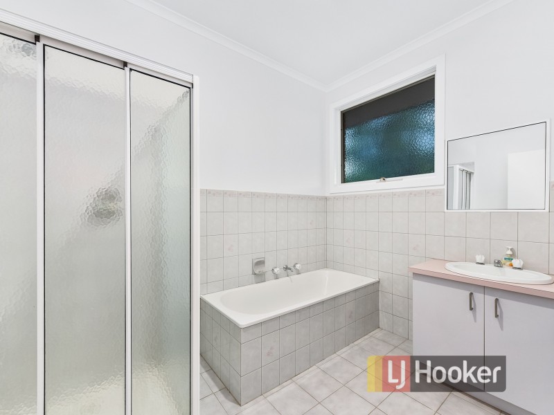 64 Lodge Crescent, Berwick VIC 3806