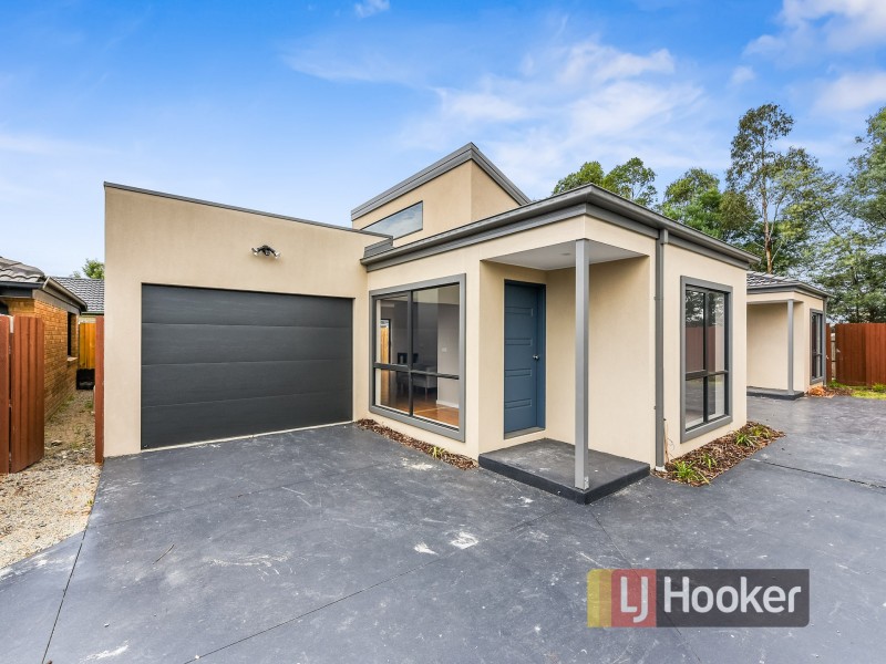 Unit 2/17 Cameron Way, Pakenham VIC 3810
