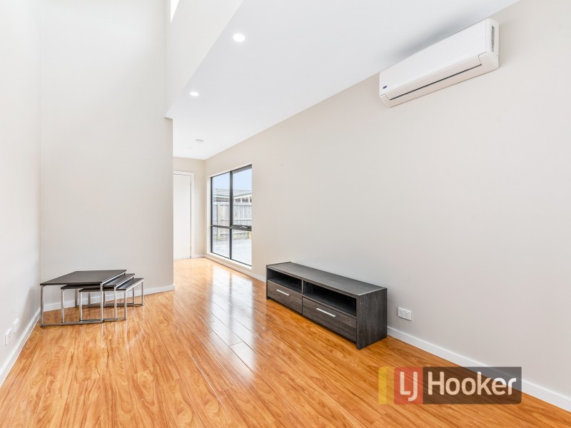 Unit 2/17 Cameron Way, Pakenham VIC 3810
