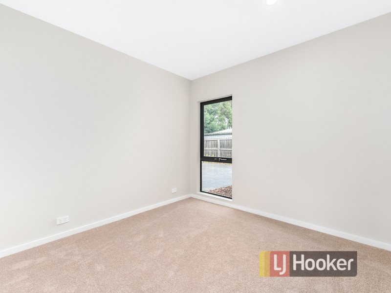 Unit 2/17 Cameron Way, Pakenham VIC 3810