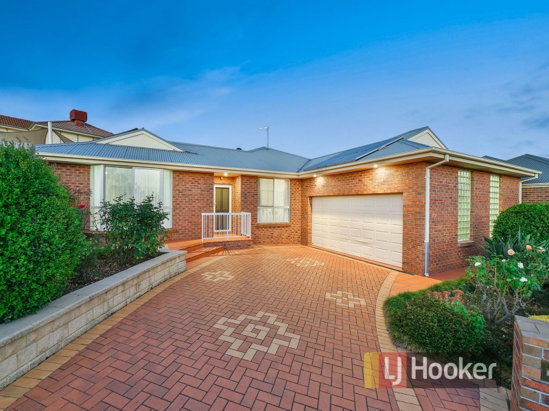 4 Enmore Court, Berwick VIC 3806