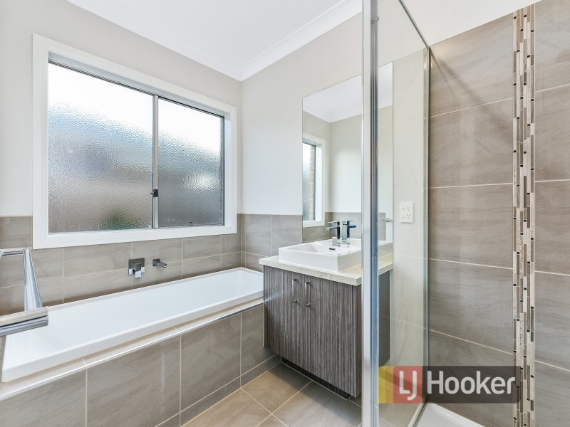 10 Jersey Crescent, Officer VIC 3809