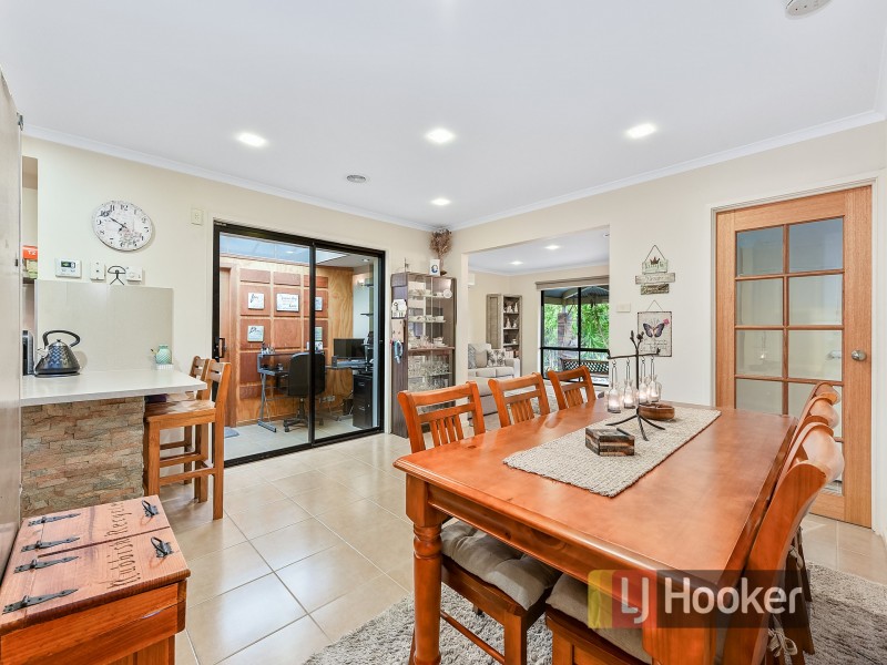 21 Forsyth Court, Cranbourne North VIC 3977