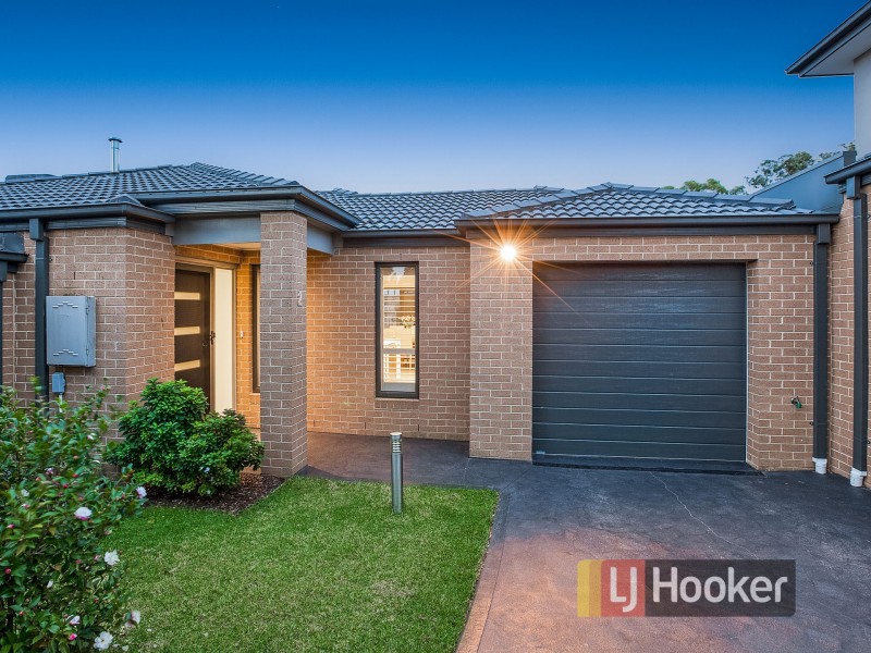 2/1 Derwent Court, Berwick VIC 3806