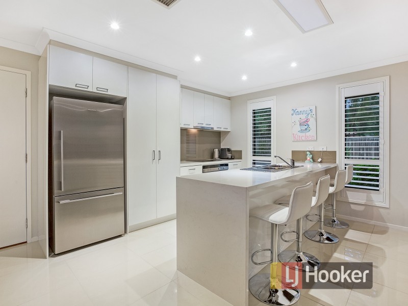 2/1 Derwent Court, Berwick VIC 3806