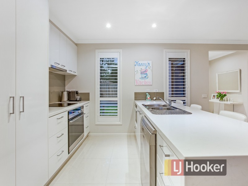 2/1 Derwent Court, Berwick VIC 3806