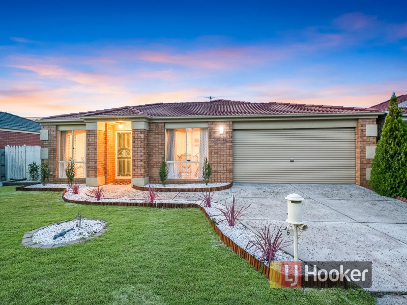 5 Lisburn Way, Berwick VIC 3806