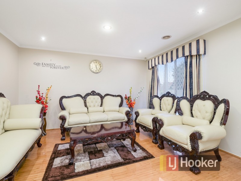 5 Lisburn Way, Berwick VIC 3806