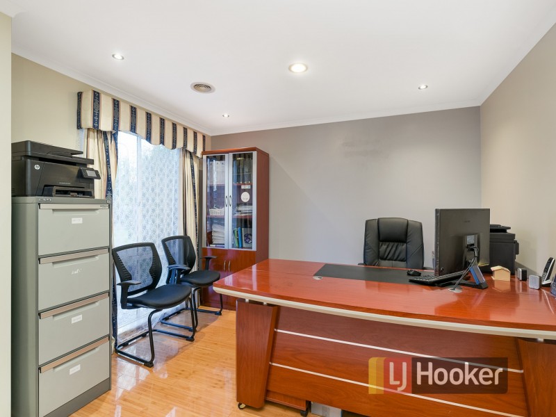5 Lisburn Way, Berwick VIC 3806