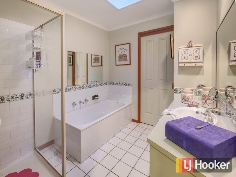 2 Kiah Place, Berwick VIC 3806