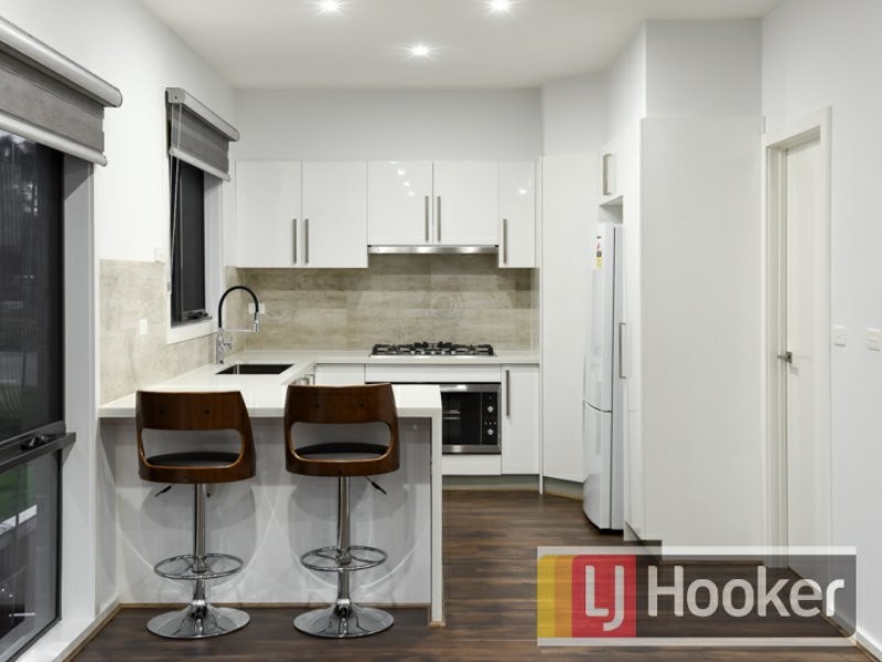 5/2 Harkaway Road, Berwick VIC 3806