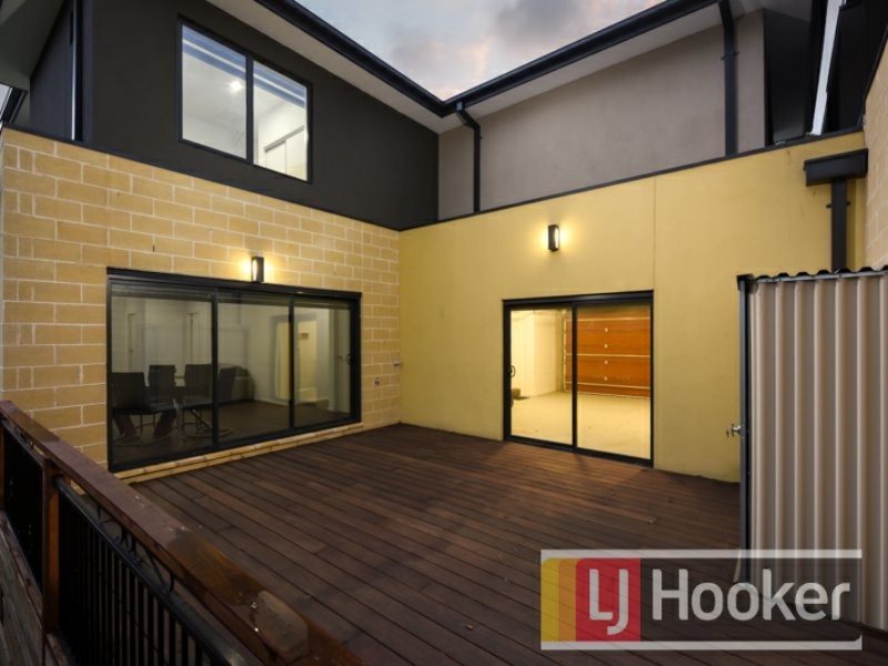 5/2 Harkaway Road, Berwick VIC 3806
