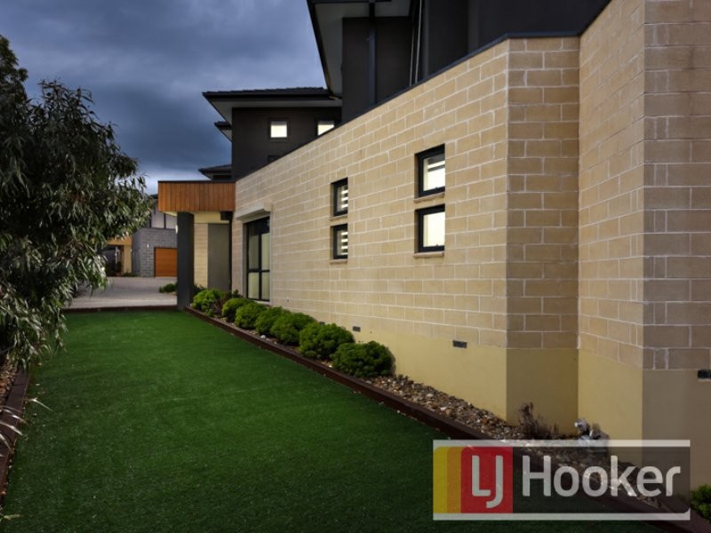 5/2 Harkaway Road, Berwick VIC 3806