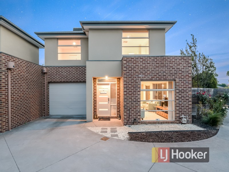 9/16-20 Honeysuckle Close, Pakenham VIC 3810