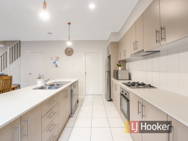 9/16-20 Honeysuckle Close, Pakenham VIC 3810