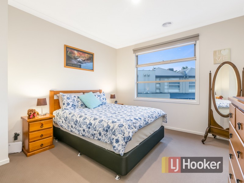 9/16-20 Honeysuckle Close, Pakenham VIC 3810