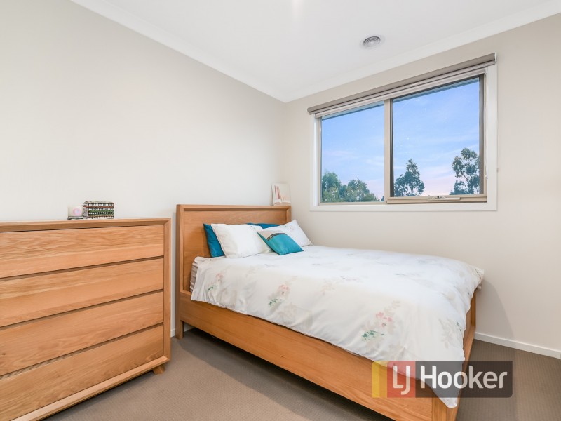 9/16-20 Honeysuckle Close, Pakenham VIC 3810