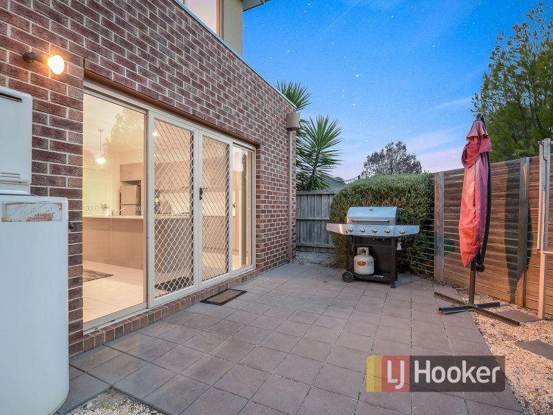 9/16-20 Honeysuckle Close, Pakenham VIC 3810