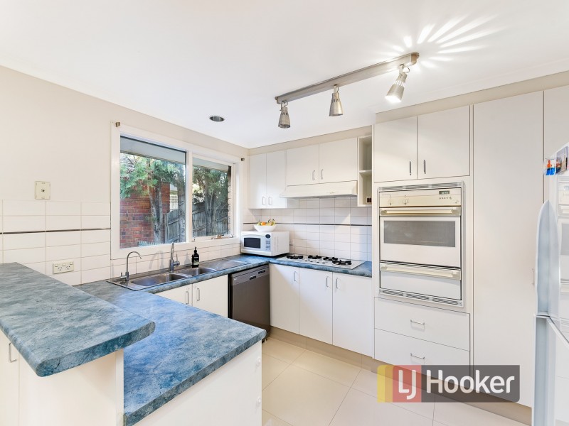 8A Messmate Court, Berwick VIC 3806