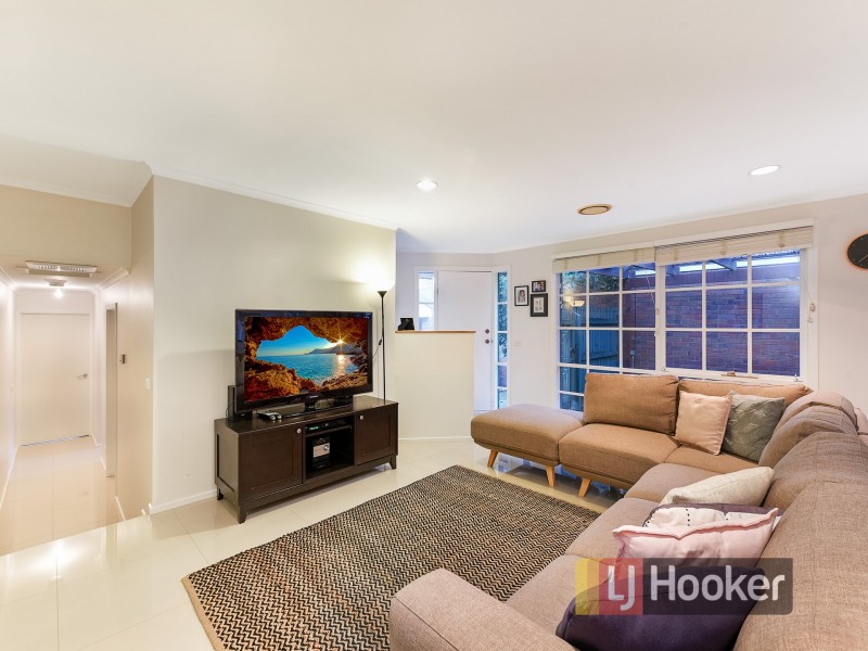 8A Messmate Court, Berwick VIC 3806