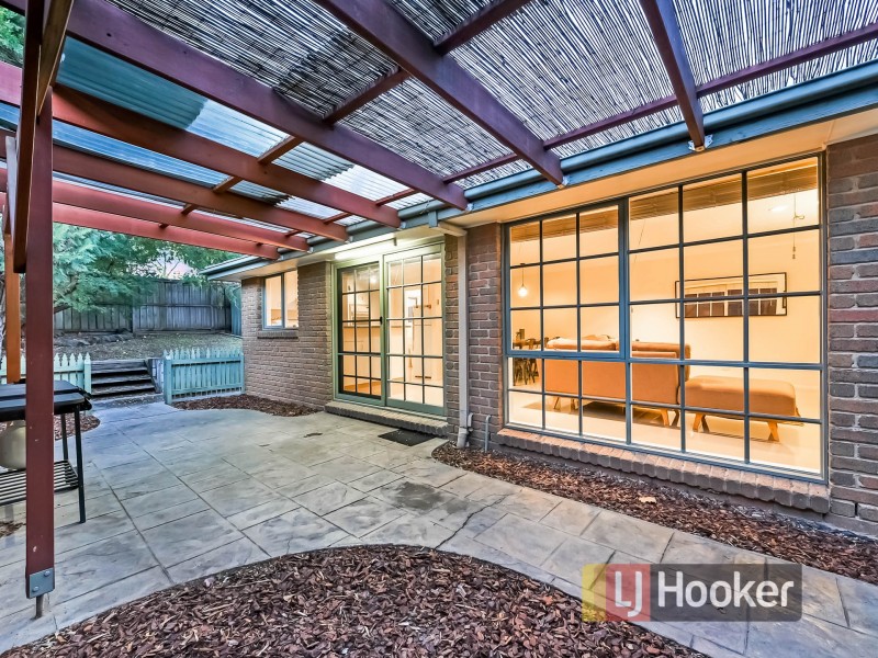 8A Messmate Court, Berwick VIC 3806
