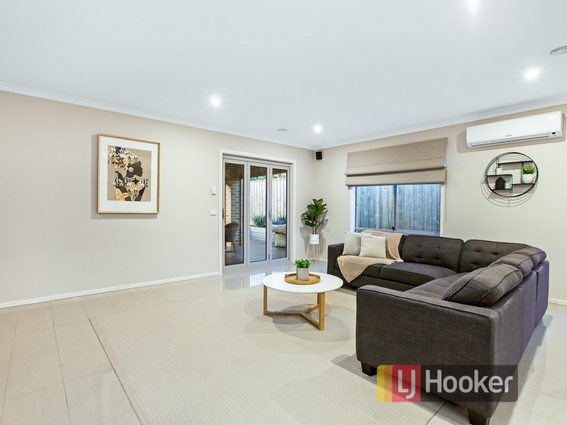 9 Elton Place, Officer VIC 3809