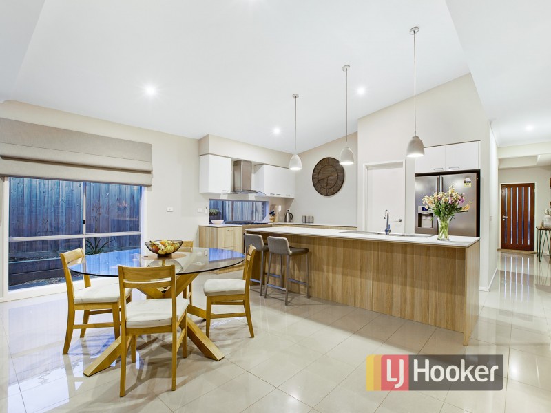 9 Elton Place, Officer VIC 3809